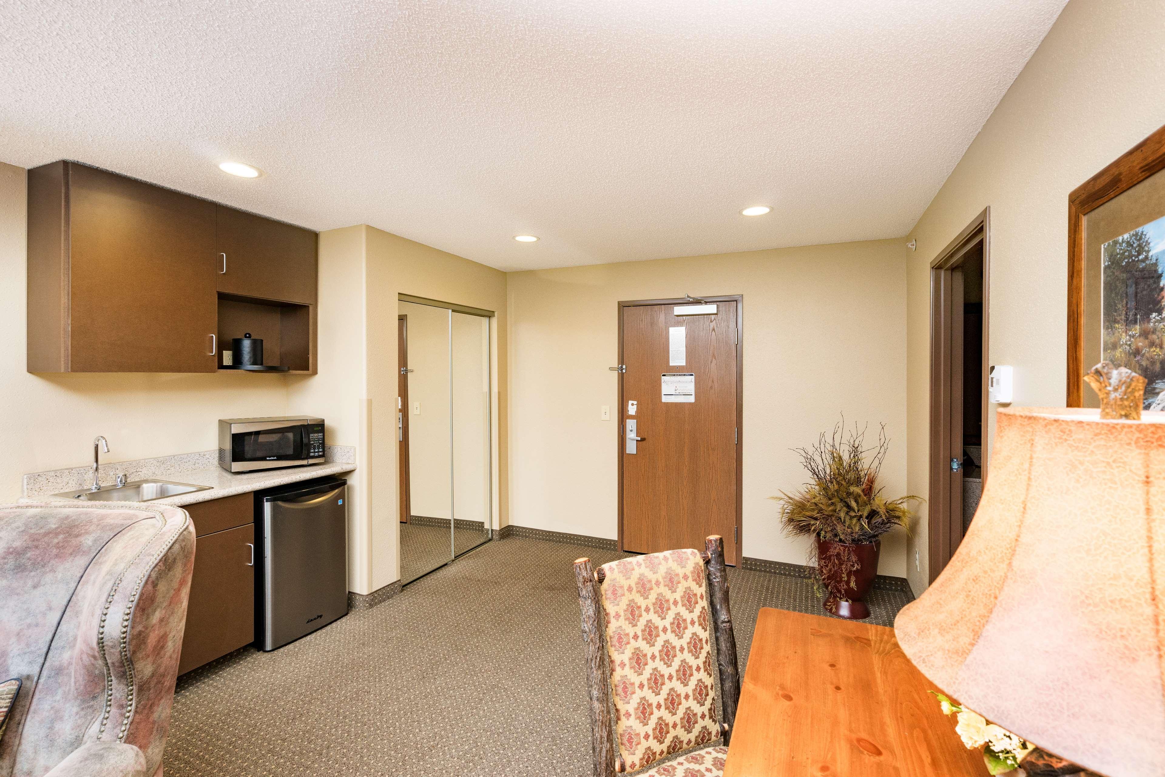 בילינגס Best Western Plus Kelly Inn & Suites מראה חיצוני תמונה