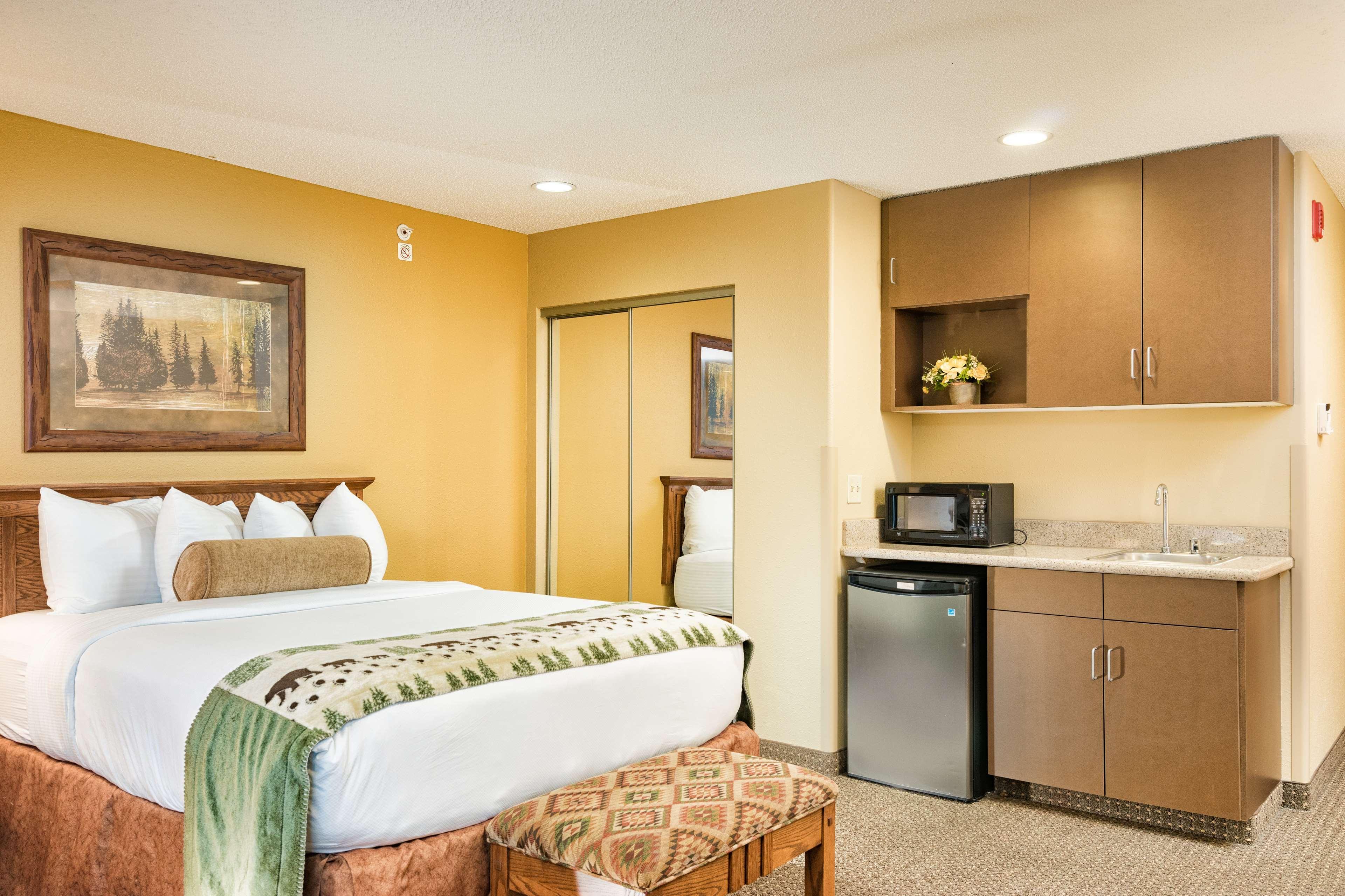 בילינגס Best Western Plus Kelly Inn & Suites מראה חיצוני תמונה