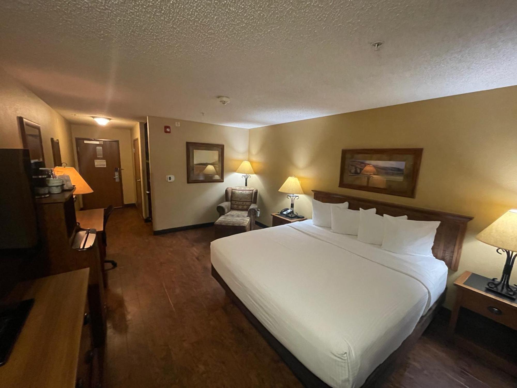 בילינגס Best Western Plus Kelly Inn & Suites מראה חיצוני תמונה